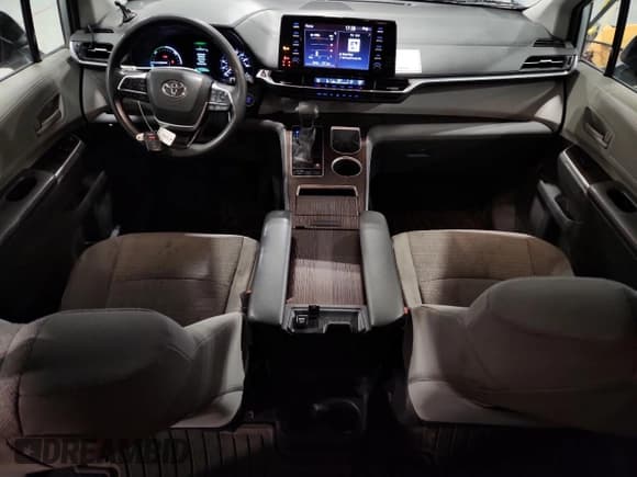 ✅ 2021 Toyota Sienna LE • VIN: 5TDKRKECXMS064353 • Lot: 93127495. Listed on Copart with 270,078 mi. Free auction sales archive from the USA and detailed vehicle history report at DreamBid. Image 8.