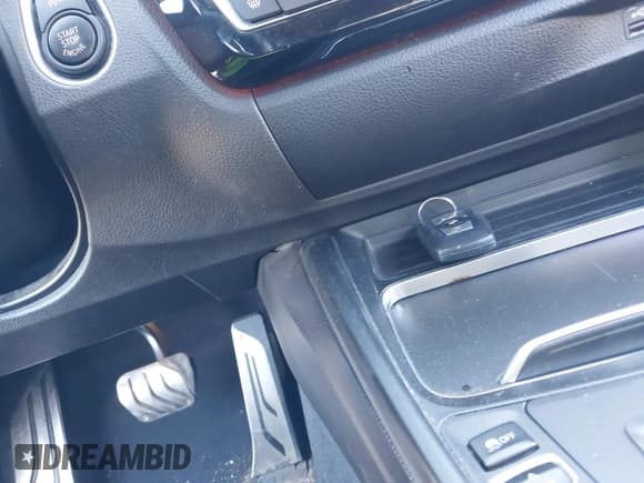 ✅ 2018 BMW 3 Series 330i xDrive • VIN: WBA8D9C5XJEM33068 • Лот: 40640558. Опубликован ранее на IAAI с пробегом 53 556 миль. Бесплатный доступ к архиву аукционных продаж из США и подробный отчёт об истории автомобиля на DreamBid. Изображение 11.