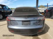 ✅ 2021 Tesla Model 3 Long Range • VIN: 5YJ3E1EBXMF853219 • Lot: 84820975. Wystawiony na Copart z przebiegiem 48 964 mil. Bezpłatny archiwum sprzedaży aukcyjnych z USA i szczegółowy raport historii pojazdu na DreamBid. Zdjęcie 6.