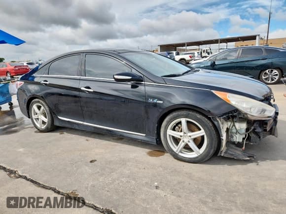 ✅ 2015 Hyundai Sonata • VIN: KMHEC4A44FA129184 • Лот: 84005665. Опубликован ранее на Copart с пробегом 150 397 миль. Бесплатный доступ к архиву аукционных продаж из США и подробный отчёт об истории автомобиля на DreamBid. Изображение 4.
