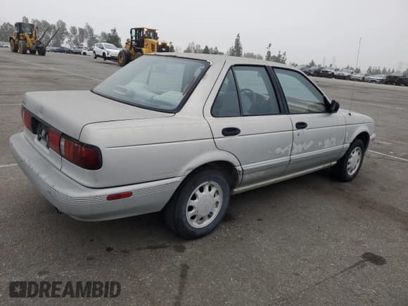 ✅ 1993 Nissan Sentra • VIN: 1N4EB31F1PC780691 • Lot: 76421254. Wystawiony na Copart z przebiegiem 138 072 mil. Bezpłatny archiwum sprzedaży aukcyjnych z USA i szczegółowy raport historii pojazdu na DreamBid. Zdjęcie 3.