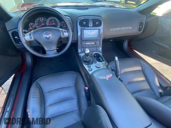 ✅ 2011 Chevrolet Corvette • VIN: 1G1YT3DW3B5107620 • Lot: 89047075. Wystawiony na Copart z przebiegiem 36 470 mil. Bezpłatny archiwum sprzedaży aukcyjnych z USA i szczegółowy raport historii pojazdu na DreamBid. Zdjęcie 9.