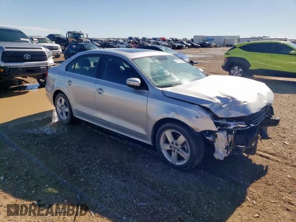 ✅ 2013 Volkswagen Jetta TDI w/Premium • VIN: 3VWLL7AJ3DM431369 • Lot: 59172495. Listed on Copart with 117,976 mi. Free auction sales archive from the USA and detailed vehicle history report at DreamBid. Image 4.