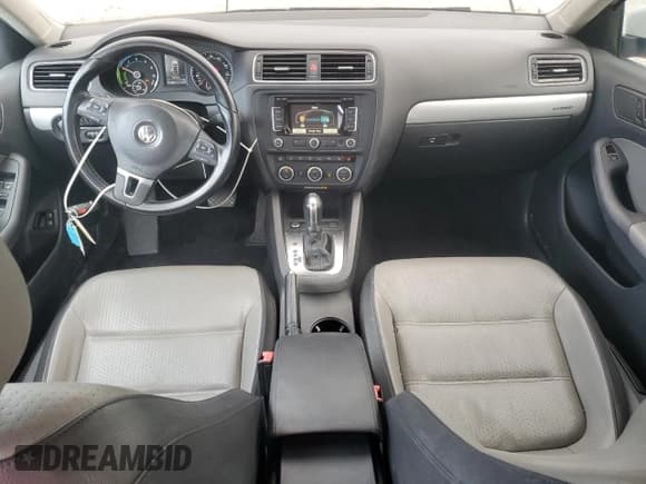 ✅ 2013 Volkswagen Jetta Hybrid • VIN: 3VW637AJXDM281564 • Lot: 70895905. Listed on Copart with 91,008 mi. Free auction sales archive from the USA and detailed vehicle history report at DreamBid. Image 8.