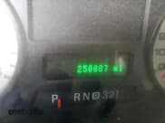 ✅ 2006 Ford F-250 XL • VIN: 1FTSW20P36ED77725 • Лот: 46112555. Опубликован ранее на Copart с пробегом 250 887 миль. Бесплатный доступ к архиву аукционных продаж из США и подробный отчёт об истории автомобиля на DreamBid. Изображение 9.