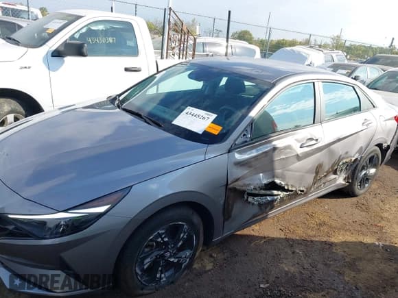 ✅ 2022 Hyundai Elantra SEL • VIN: KMHLS4AG4NU302994 • Лот: 43445267. Опубликован ранее на IAAI с пробегом 29 888 миль. Бесплатный доступ к архиву аукционных продаж из США и подробный отчёт об истории автомобиля на DreamBid. Изображение 6.
