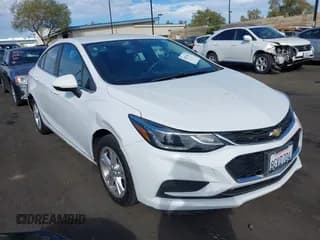 ✅ 2018 Chevrolet Cruze LT • VIN: 1G1BE5SM0J7169234 • Lot: 43387592. Wystawiony na IAAI z przebiegiem 55 171 mil. Bezpłatny archiwum sprzedaży aukcyjnych z USA i szczegółowy raport historii pojazdu na DreamBid. Zdjęcie 1.