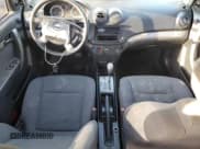 ✅ 2007 Chevrolet Aveo LS • VIN: KL1TD56697B049682 • Lot: 49733825. Wystawiony na Copart z przebiegiem 182 073 mil. Bezpłatny archiwum sprzedaży aukcyjnych z USA i szczegółowy raport historii pojazdu na DreamBid. Zdjęcie 8.