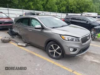 ✅ 2018 Kia Sorento EX • VIN: 5XYPHDA56JG405977 • Lot: 42486131. Wystawiony na IAAI z przebiegiem 155 046 mil. Bezpłatny archiwum sprzedaży aukcyjnych z USA i szczegółowy raport historii pojazdu na DreamBid. Zdjęcie 1.