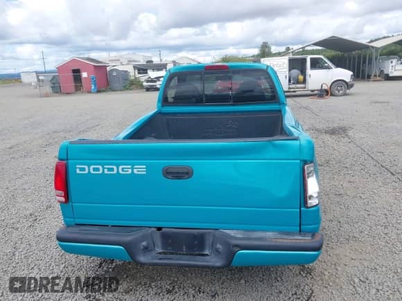 1998 Dodge Dakota z VIN 1B7FL26P6WS720336, wystawiony jako IAAI lot #42524739 z przebiegiem 189 089 mil mil oraz . Historia ofert i sprzedaży dostępna na DreamBid. Obrazek 16.