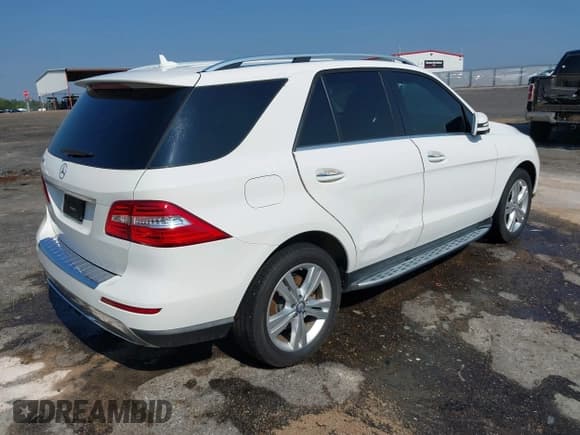 ✅ 2015 Mercedes-Benz M 350 • VIN: 4JGDA5JB3FA602661 • Lot: 43014337. Listed on IAAI with 245,866 mi. Free auction sales archive from the USA and detailed vehicle history report at DreamBid. Image 4.