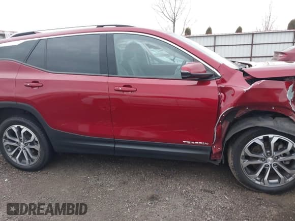 ✅ 2020 GMC Terrain SLT • VIN: 3GKALVEX0LL226694 • Lot: 43780279. Wystawiony na IAAI z przebiegiem 42 144 mil. Bezpłatny archiwum sprzedaży aukcyjnych z USA i szczegółowy raport historii pojazdu na DreamBid. Zdjęcie 13.