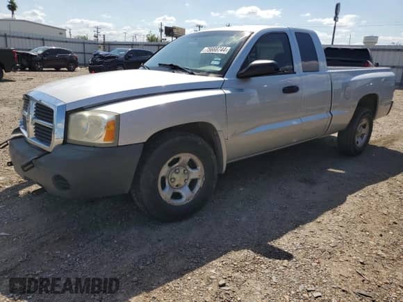 2005 Dodge Dakota ST с VIN 1D7HE22K55S217673, выставлен на аукционе Copart как лот 75668744 с пробегом 142 379 миль миль и Списание • Salvage title. История ставок и продаж доступна на DreamBid. Изображение 1.