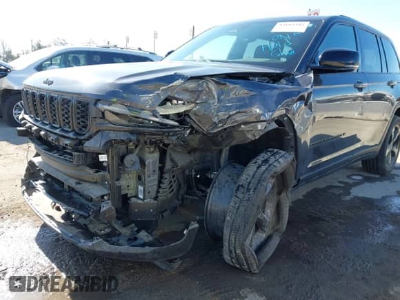 2023 Jeep Grand Cherokee Altitude z VIN 1C4RJHAG7PC545975, wystawiony jako IAAI lot #42183342 z przebiegiem 21 836 mil mil oraz . Historia ofert i sprzedaży dostępna na DreamBid. Obrazek 6.