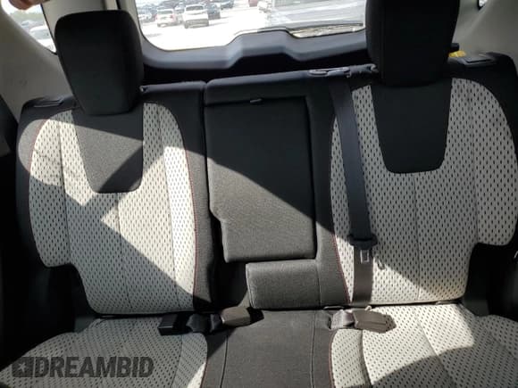 ✅ 2015 Chevrolet Equinox LS • VIN: 2GNFLEEK9F6219183 • Лот: 72143344. Опубликован ранее на Copart с пробегом 172 326 миль. Бесплатный доступ к архиву аукционных продаж из США и подробный отчёт об истории автомобиля на DreamBid. Изображение 10.