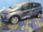 2023 Chevrolet Bolt EV 1LT z VIN 1G1FW6S08P4187119, wystawiony jako Copart lot #89795325 z przebiegiem 74 665 mil mil oraz Szkoda całkowita • Salvage title. Historia ofert i sprzedaży dostępna na DreamBid. Obrazek 1.