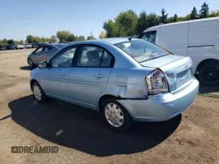 2008 Hyundai Accent L z VIN KMHCN45C48U202722, wystawiony jako Copart lot #70795824 z przebiegiem 186 562 mil mil oraz Czysty tytuł • Clean title. Historia ofert i sprzedaży dostępna na DreamBid. Obrazek 2.