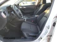 ✅ 2018 Mazda 3 Sport • VIN: 3MZBN1K79JM175370 • Lot: 89872935. Wystawiony na Copart z przebiegiem 116 018 mil. Bezpłatny archiwum sprzedaży aukcyjnych z USA i szczegółowy raport historii pojazdu na DreamBid. Zdjęcie 7.