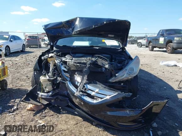 2011 Hyundai Sonata Limited z VIN 5NPEC4AC9BH021612, wystawiony jako IAAI lot #43443541 z przebiegiem 243 919 mil mil oraz . Historia ofert i sprzedaży dostępna na DreamBid. Obrazek 11.