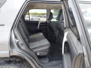 ✅ 2020 Toyota 4Runner SR5 • VIN: JTEZU5JR0L5214205 • Lot: 42056527. Wystawiony na IAAI z przebiegiem 159 814 mil. Bezpłatny archiwum sprzedaży aukcyjnych z USA i szczegółowy raport historii pojazdu na DreamBid. Zdjęcie 8.