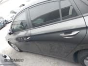 ✅ 2022 Hyundai Ioniq Blue • VIN: KMHC65LC0NU281307 • Lot: 41862146. Wystawiony na IAAI z przebiegiem 61 061 mil. Bezpłatny archiwum sprzedaży aukcyjnych z USA i szczegółowy raport historii pojazdu na DreamBid. Zdjęcie 15.