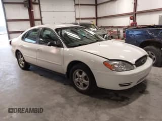 ✅ 2005 Ford Taurus SE • VIN: 1FAHP53U65A261103 • Lot: 43687174. Wystawiony na IAAI z przebiegiem 250 924 mil. Bezpłatny archiwum sprzedaży aukcyjnych z USA i szczegółowy raport historii pojazdu na DreamBid. Zdjęcie 1.