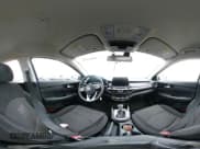 ✅ 2019 Kia Forte S • VIN: 3KPF34AD9KE023670 • Lot: 42863698. Wystawiony na IAAI z przebiegiem 78 680 mil. Bezpłatny archiwum sprzedaży aukcyjnych z USA i szczegółowy raport historii pojazdu na DreamBid. Zdjęcie 19.