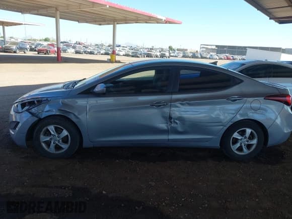 ✅ 2014 Hyundai Elantra SE • VIN: KMHDH4AE0EU118072 • Lot: 43535972. Listed on IAAI with 86,571 mi. Free auction sales archive from the USA and detailed vehicle history report at DreamBid. Image 14.