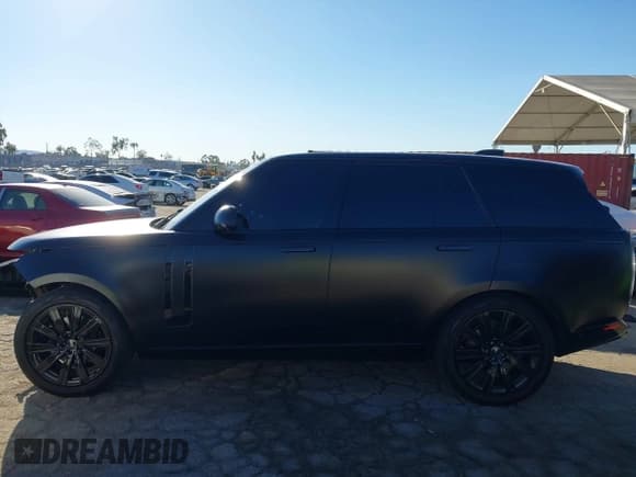 ✅ 2023 Land Rover Range Rover SE • VIN: SALKP9FU5PA039621 • Lot: 43460912. Wystawiony na IAAI z przebiegiem 41 233 mil. Bezpłatny archiwum sprzedaży aukcyjnych z USA i szczegółowy raport historii pojazdu na DreamBid. Zdjęcie 15.
