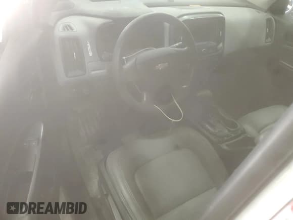 ✅ 2019 Chevrolet Colorado 2WD Work Truck • VIN: 1GCHSBEA1K1246921 • Lot: 91872955. Wystawiony na Copart z przebiegiem 177 181 mil. Bezpłatny archiwum sprzedaży aukcyjnych z USA i szczegółowy raport historii pojazdu na DreamBid. Zdjęcie 8.