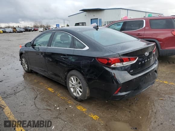 ✅ 2018 Hyundai Sonata SE • VIN: 5NPE24AF4JH681004 • Лот: 42092963. Опубликован ранее на Copart с пробегом 107 982 миль. Бесплатный доступ к архиву аукционных продаж из США и подробный отчёт об истории автомобиля на DreamBid. Изображение 2.