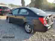 2015 Chevrolet Sonic LT z VIN 1G1JC5SH8F4214210, wystawiony jako Copart lot #68633674 z przebiegiem 124 305 mil mil oraz Szkoda całkowita • Salvage title. Historia ofert i sprzedaży dostępna na DreamBid. Obrazek 2.