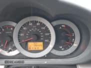 ✅ 2010 Toyota RAV4 • VIN: 2T3BF4DV6AW042979 • Лот: 43488635. Опубликован ранее на IAAI с пробегом 195 425 миль. Бесплатный доступ к архиву аукционных продаж из США и подробный отчёт об истории автомобиля на DreamBid. Изображение 15.