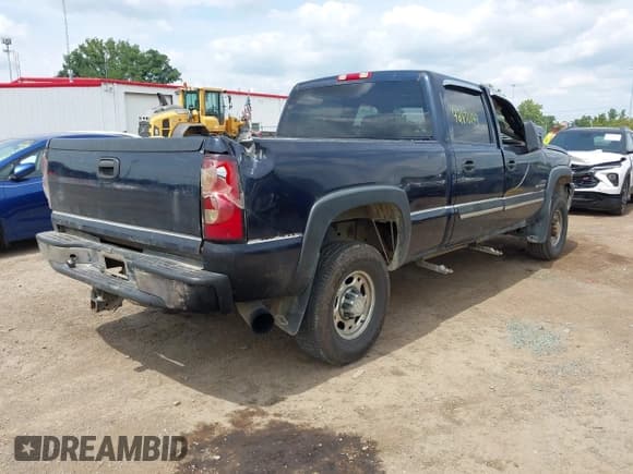 ✅ 2006 Chevrolet Silverado 2500HD LT3 • VIN: 1GCHK23D96F234053 • Лот: 42870148. Опубликован ранее на IAAI с пробегом 289 362 миль. Бесплатный доступ к архиву аукционных продаж из США и подробный отчёт об истории автомобиля на DreamBid. Изображение 4.