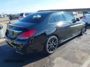 ✅ 2019 Mercedes-Benz C 300 • VIN: 55SWF8DB0KU301793 • Лот: 42980216. Опубликован ранее на IAAI с пробегом 70 713 миль. Бесплатный доступ к архиву аукционных продаж из США и подробный отчёт об истории автомобиля на DreamBid. Изображение 4.