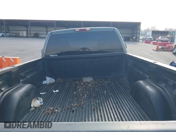 2002 Chevrolet Silverado 1500 LS z VIN 1GCEK14T12E143281, wystawiony jako IAAI lot #43197831 z przebiegiem 241 904 mil mil oraz . Historia ofert i sprzedaży dostępna na DreamBid. Obrazek 8.