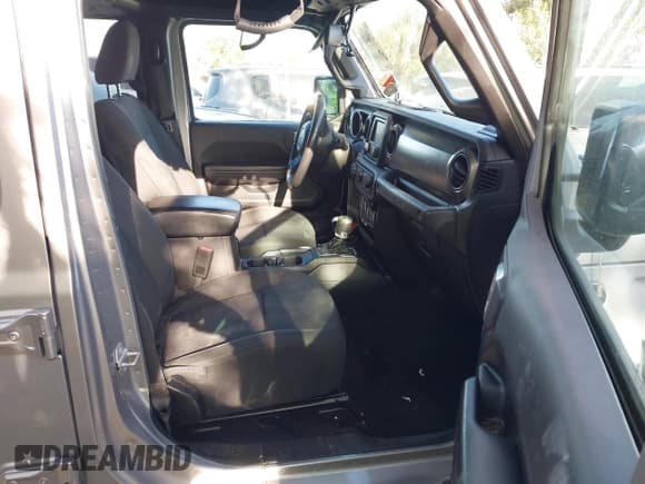 ✅ 2018 Jeep Wrangler Unlimited Sport • VIN: 1C4HJXDG4JW157805 • Lot: 43664383. Wystawiony na IAAI z przebiegiem 91 790 mil. Bezpłatny archiwum sprzedaży aukcyjnych z USA i szczegółowy raport historii pojazdu na DreamBid. Zdjęcie 5.