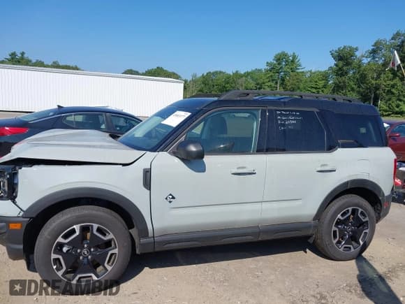 ✅ 2024 Ford Bronco Sport Outer Banks • VIN: 3FMCR9C67RRE19334 • Lot: 43003377. Wystawiony na IAAI z przebiegiem 8 649 mil. Bezpłatny archiwum sprzedaży aukcyjnych z USA i szczegółowy raport historii pojazdu na DreamBid. Zdjęcie 14.