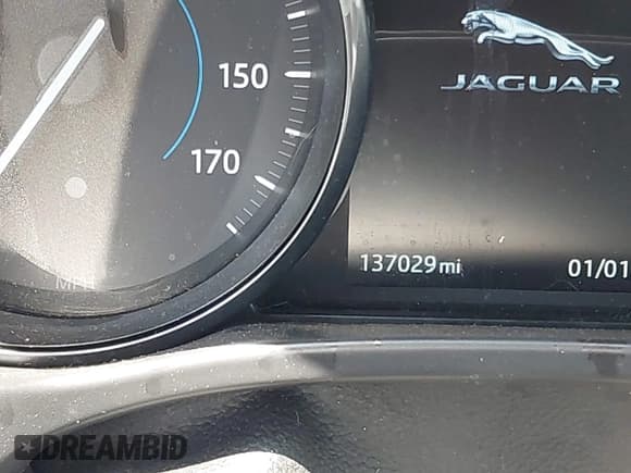 ✅ 2017 Jaguar F-Pace 35t Premium • VIN: SADCJ2BV6HA082969 • Lot: 42540467. Wystawiony na IAAI z przebiegiem 137 029 mil. Bezpłatny archiwum sprzedaży aukcyjnych z USA i szczegółowy raport historii pojazdu na DreamBid. Zdjęcie 15.