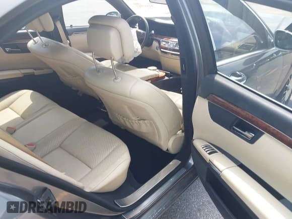 ✅ 2007 Mercedes-Benz S 550 • VIN: WDDNG86X37A124844 • Лот: 42553917. Опубликован ранее на IAAI с пробегом 115 925 миль. Бесплатный доступ к архиву аукционных продаж из США и подробный отчёт об истории автомобиля на DreamBid. Изображение 8.