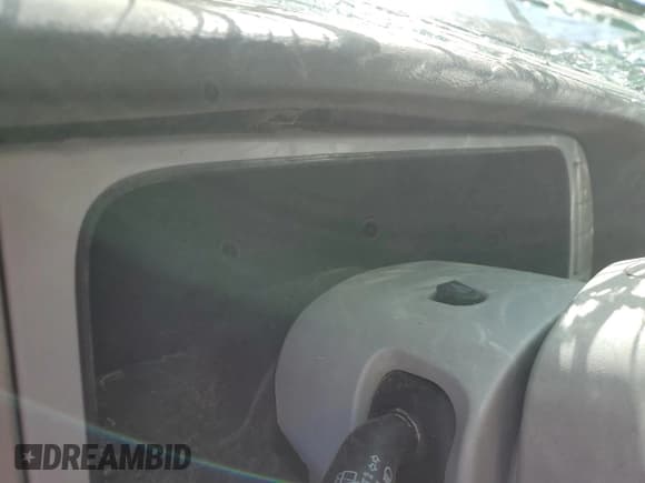 ✅ 2005 Lincoln Navigator Luxury • VIN: 5LMFU28515LJ09835 • Лот: 82638615. Опубликован ранее на Copart с пробегом Не указан. Бесплатный доступ к архиву аукционных продаж из США и подробный отчёт об истории автомобиля на DreamBid. Изображение 9.