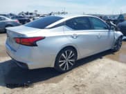 ✅ 2021 Nissan Altima SR • VIN: 1N4BL4CVXMN339619 • Lot: 42389443. Wystawiony na IAAI z przebiegiem 62 784 mil. Bezpłatny archiwum sprzedaży aukcyjnych z USA i szczegółowy raport historii pojazdu na DreamBid. Zdjęcie 4.