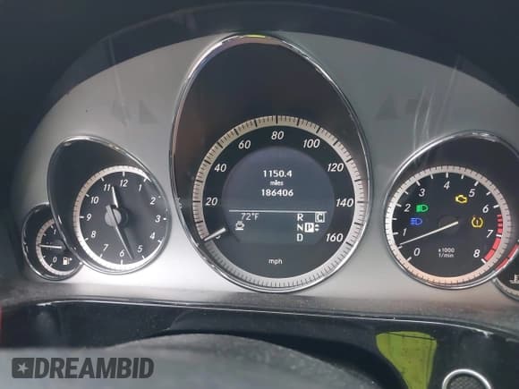 ✅ 2010 Mercedes-Benz E 350 Luxury • VIN: WDDHF8HB0AA196965 • Lot: 43242154. Listed on IAAI with 186,406 mi. Free auction sales archive from the USA and detailed vehicle history report at DreamBid. Image 7.