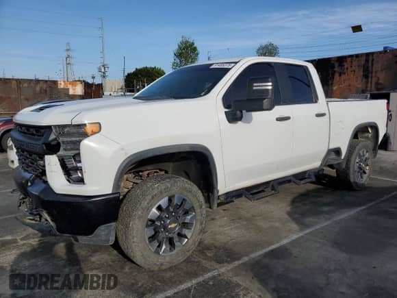 2020 Chevrolet Silverado 2500HD Work Truck z VIN 1GC2YLE73LF220288, wystawiony jako Copart lot #51485375 z przebiegiem 144 237 mil mil oraz Czysty tytuł • Clean title. Historia ofert i sprzedaży dostępna na DreamBid. Obrazek 1.