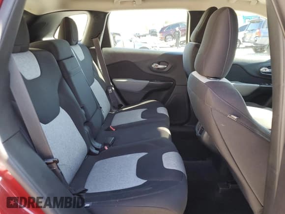 ✅ 2014 Jeep Cherokee Sport • VIN: 1C4PJLAB6EW318934 • Lot: 90453135. Wystawiony na Copart z przebiegiem 123 337 mil. Bezpłatny archiwum sprzedaży aukcyjnych z USA i szczegółowy raport historii pojazdu na DreamBid. Zdjęcie 10.