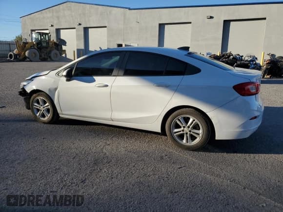 ✅ 2016 Chevrolet Cruze LS • VIN: 1G1BC5SM2G7242456 • Лот: 90641465. Опубликован ранее на Copart с пробегом 136 319 миль. Бесплатный доступ к архиву аукционных продаж из США и подробный отчёт об истории автомобиля на DreamBid. Изображение 2.