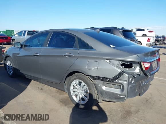 ✅ 2013 Hyundai Sonata GLS • VIN: 5NPEB4AC2DH532620 • Лот: 43442542. Опубликован ранее на IAAI с пробегом 201 724 миль. Бесплатный доступ к архиву аукционных продаж из США и подробный отчёт об истории автомобиля на DreamBid. Изображение 3.