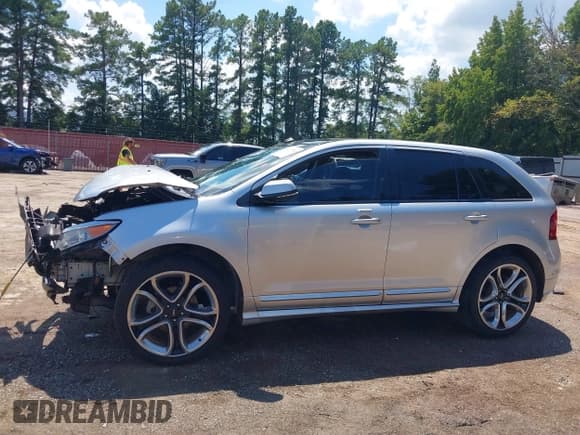 ✅ 2014 Ford Edge Sport • VIN: 2FMDK3AK2EBB37911 • Lot: 43137751. Wystawiony na IAAI z przebiegiem 142 542 mil. Bezpłatny archiwum sprzedaży aukcyjnych z USA i szczegółowy raport historii pojazdu na DreamBid. Zdjęcie 15.
