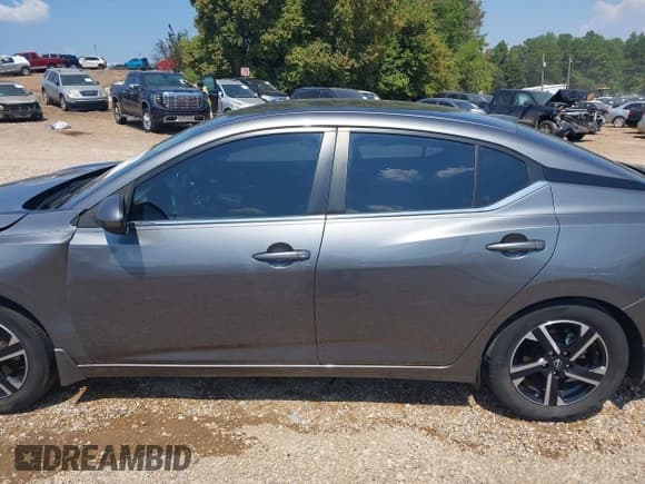 ✅ 2024 Nissan Sentra SV • VIN: 3N1AB8CV2RY307356 • Lot: 43203472. Wystawiony na IAAI z przebiegiem 49 205 mil. Bezpłatny archiwum sprzedaży aukcyjnych z USA i szczegółowy raport historii pojazdu na DreamBid. Zdjęcie 15.