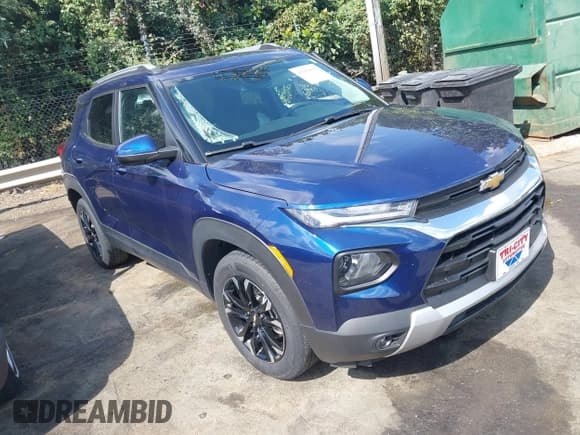 ✅ 2023 Chevrolet TrailBlazer LT • VIN: KL79MPSL0PB072310 • Лот: 43151552. Опубликован ранее на IAAI с пробегом 17 648 миль. Бесплатный доступ к архиву аукционных продаж из США и подробный отчёт об истории автомобиля на DreamBid. Изображение 1.